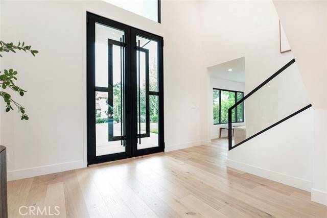 Encino, CA 91316,18101 Green Meadow Drive