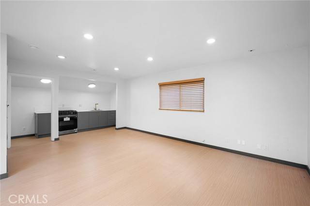 Sunland, CA 91040,10377 Mcbroom Street