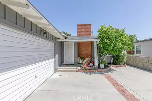 Van Nuys, CA 91405,14719 Wyandotte Street