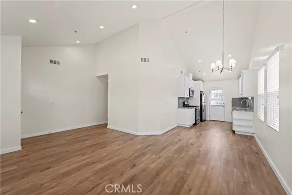 North Hollywood, CA 91606,6736 Kraft Avenue