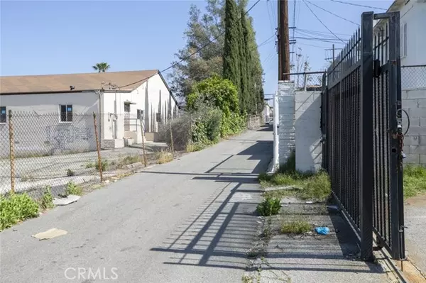 Tujunga, CA 91042,10051 Commerce Avenue
