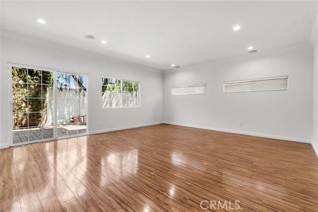 Van Nuys, CA 91406,15419 Valerio Street