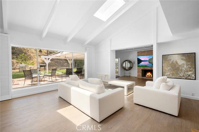 Tarzana, CA 91356,4035 Ellenita Avenue
