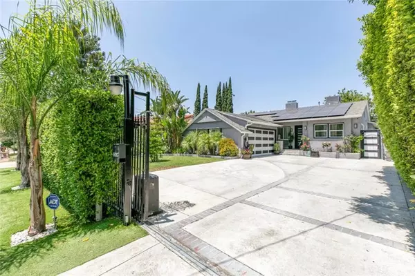 15409 Wyandotte Street, Van Nuys, CA 91406