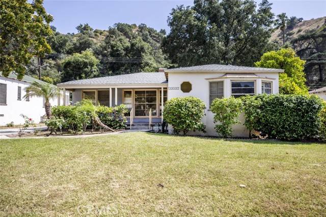 2046 East Glenoaks Boulevard, Glendale, CA 91206
