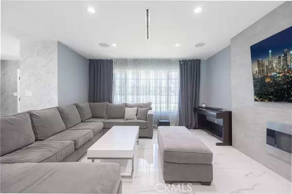 Granada Hills, CA 91344,11118 Haskell Avenue