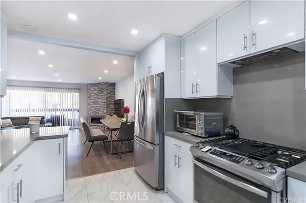 Glendale, CA 91202,1236 North Columbus Avenue