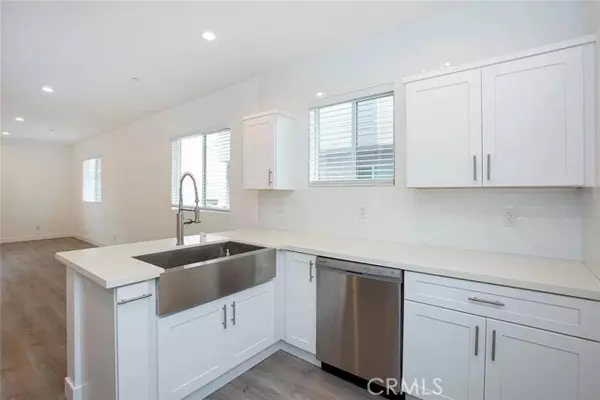 North Hollywood, CA 91601,5026 Cleon Avenue
