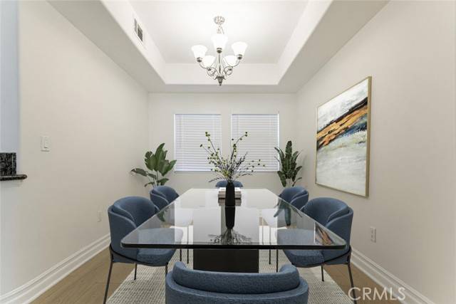 Sherman Oaks, CA 91411,15206 Burbank Boulevard
