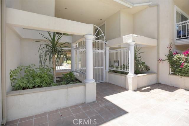 Glendale, CA 91202,530 West Stocker Street