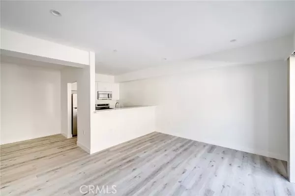 Van Nuys, CA 91405,14526 Hartland Street