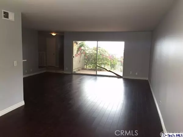 7771 Via Capri, Burbank, CA 91504
