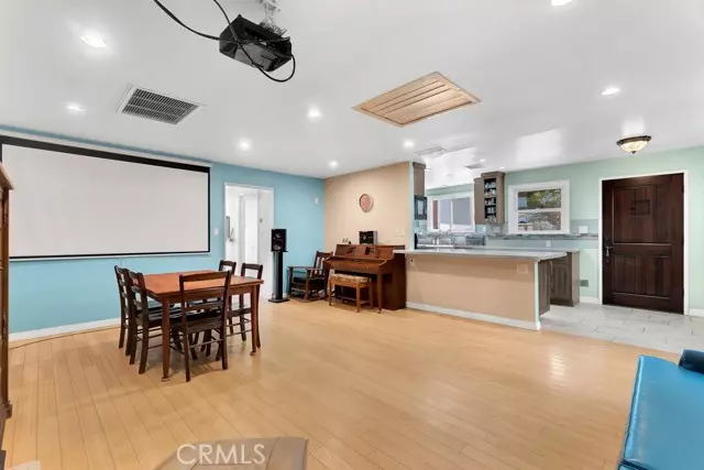 Tujunga, CA 91042,10549 Mcclemont Avenue