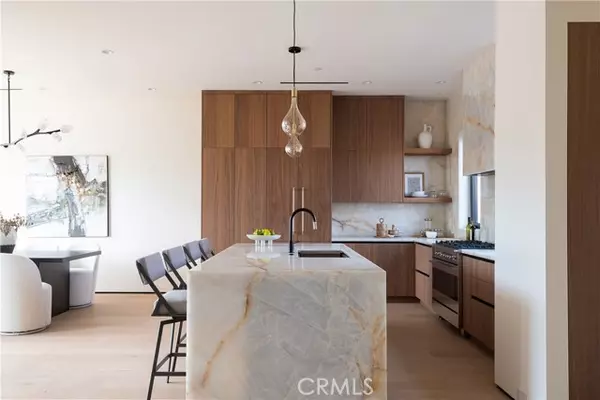 Los Angeles, CA 90026,2221 West Starview Lane