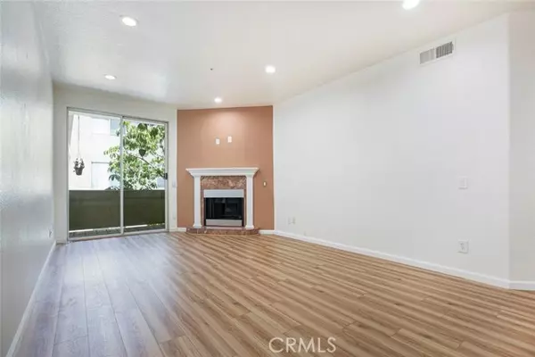 Granada Hills, CA 91344,16940 Chatsworth Street