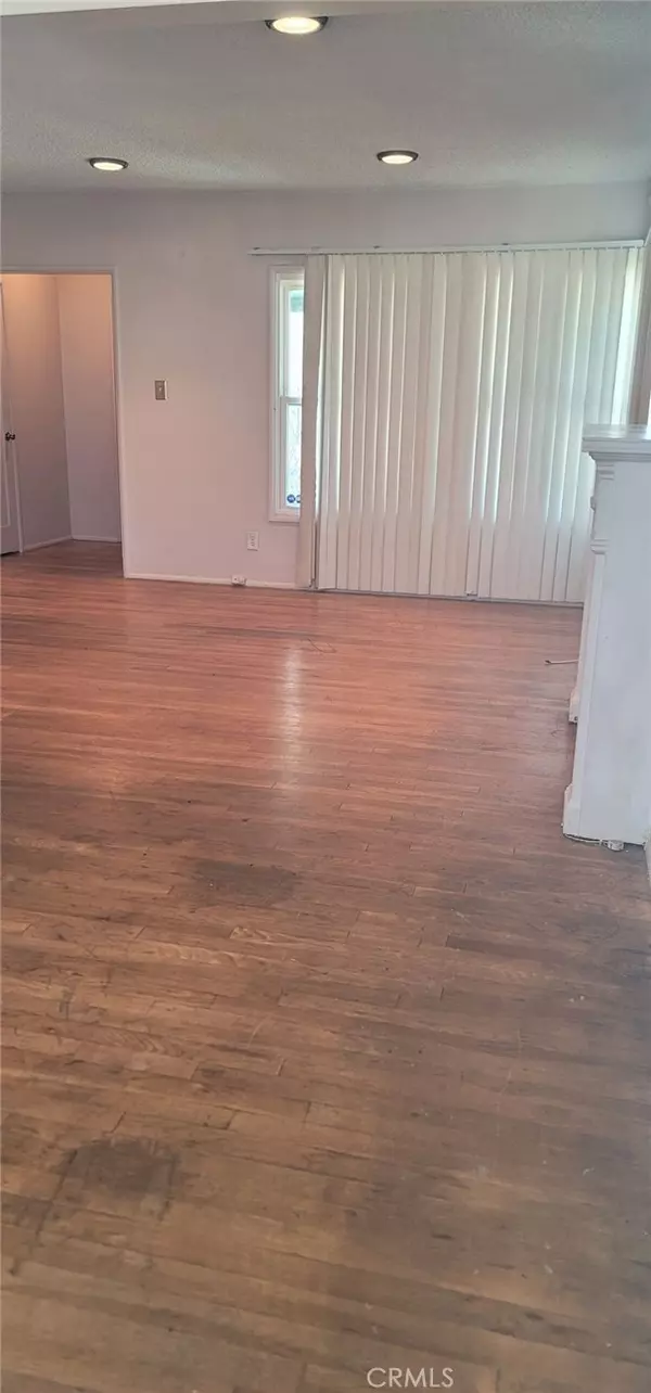 Inglewood, CA 90303,3341 118th Street