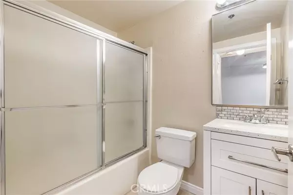 La Crescenta, CA 91214,2905 Montrose Avenue