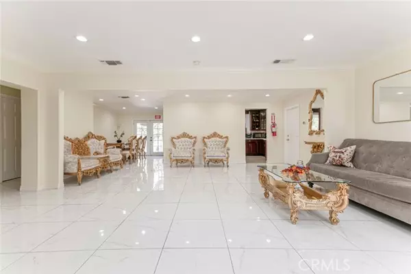 Van Nuys, CA 91406,16037 Hart Street