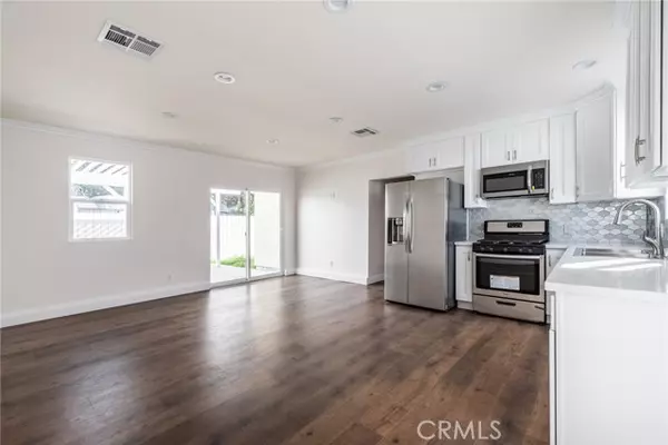 Van Nuys, CA 91405,7058 Willis Avenue