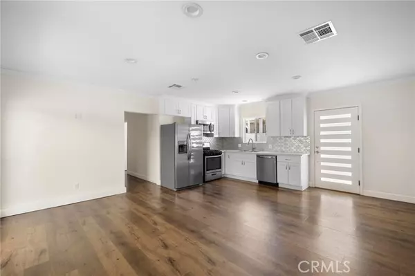 Van Nuys, CA 91405,7058 Willis Avenue