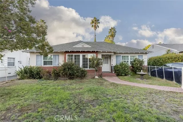 Van Nuys, CA 91406,15439 Hart Street