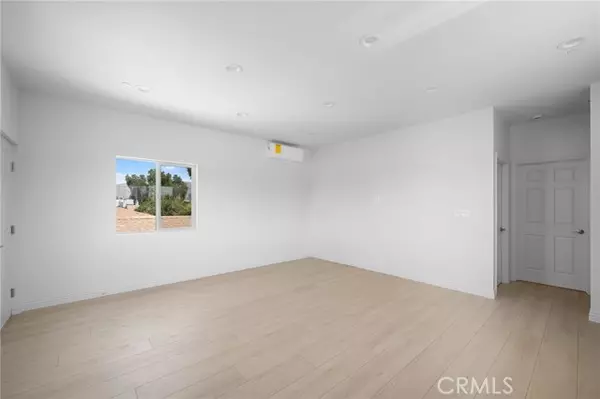 San Fernando, CA 91340,11746 North De Garmo Avenue