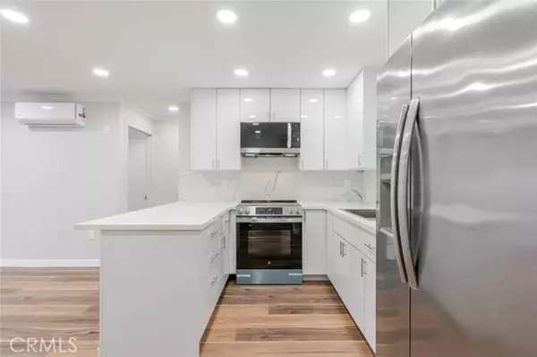 Northridge, CA 91343,8965 Mclennan Avenue