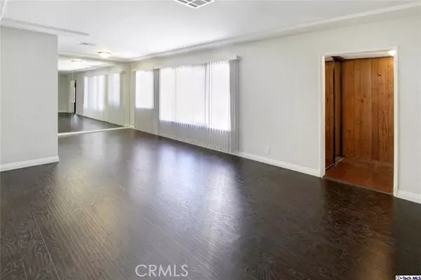 Glendale, CA 91214,3249 Mills