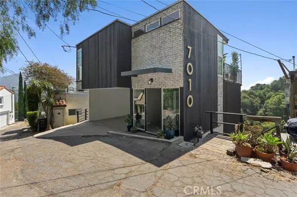 7010 Loyal Trail, Los Angeles, CA 90068