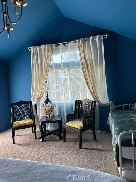 Lake Arrowhead, CA 92352,1253 Golden Rule