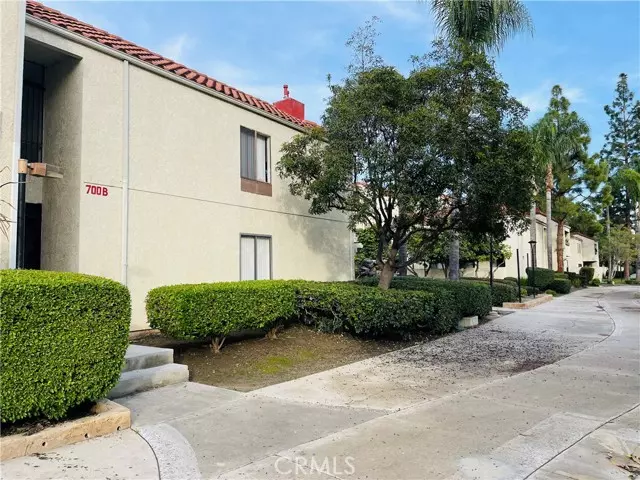 700 West 3rd Street, Santa Ana, CA 92701