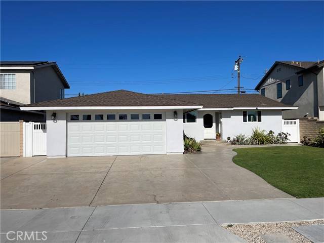 19122 Hamden Lane, Huntington Beach, CA 92646