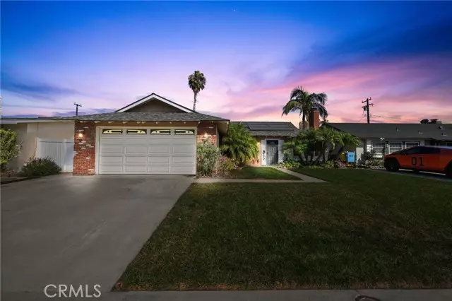 Huntington Beach, CA 92647,15232 Nottingham Lane