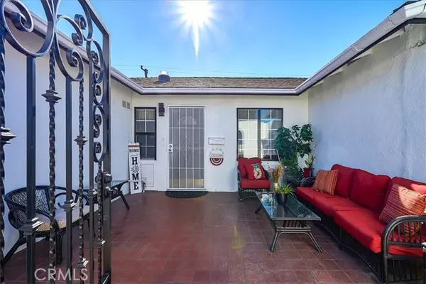 Huntington Beach, CA 92647,6372 Larchwood Drive