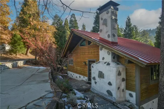 739 Bergschrund Drive, Crestline, CA 92325