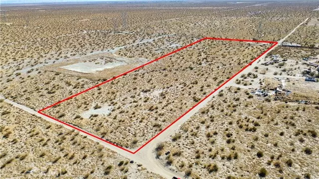 2 Sandstone, Phelan, CA 92371