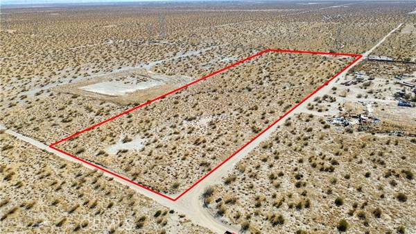 2 Sandstone, Phelan, CA 92371