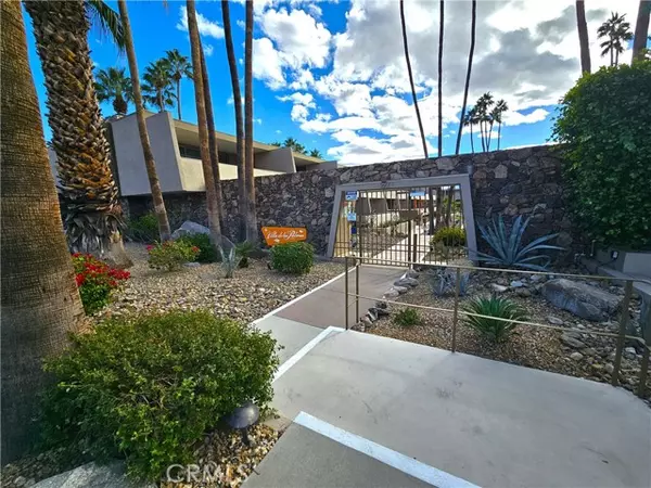 197 West Via Lola, Palm Springs, CA 92262