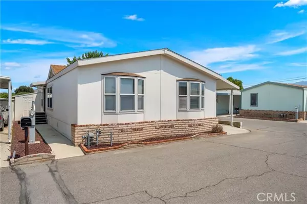 675 West Oakland Avenue, Hemet, CA 92543