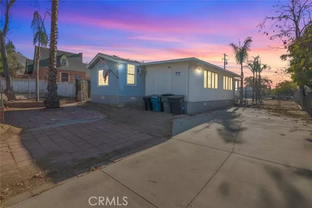 20855 Sylvester Road, Lake Elsinore, CA 92530