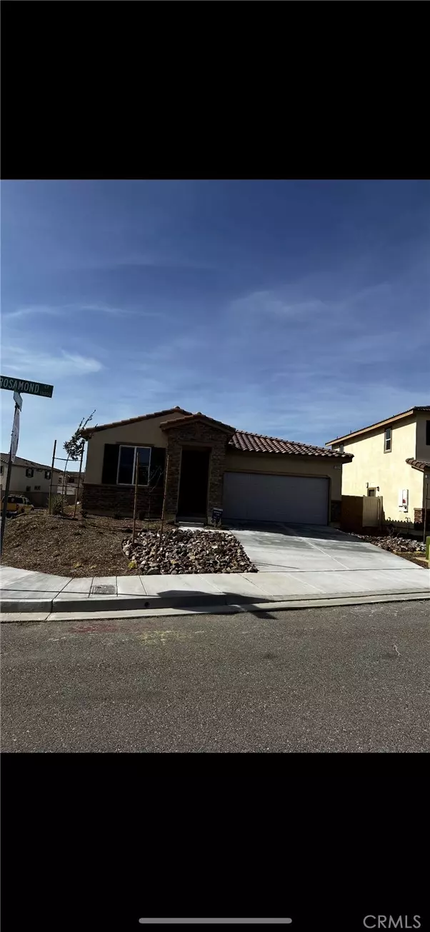 Hesperia, CA 92344,13074 Rosamond Court