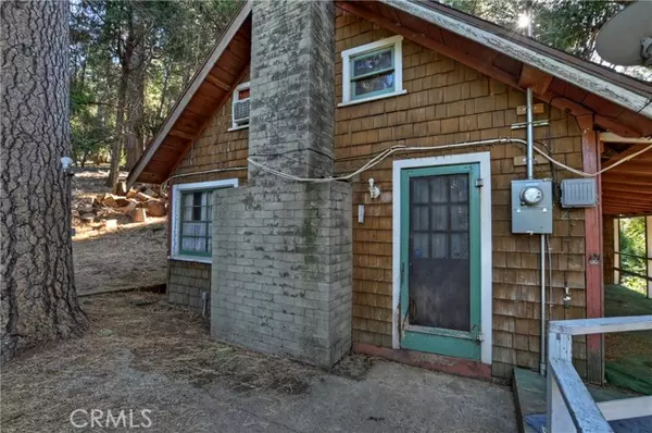 480 Valley Road, Crestline, CA 92325