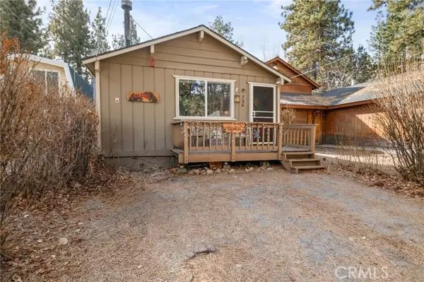 724 Elysian Boulevard, Big Bear City, CA 92314