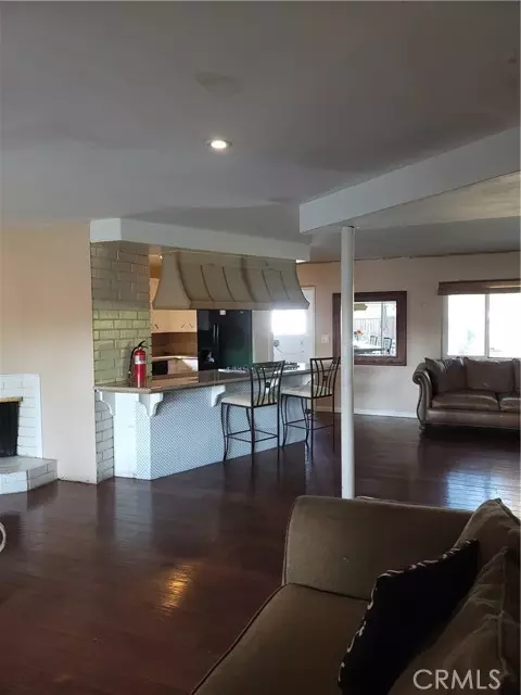 Winnetka, CA 91306,8600 Mason Avenue