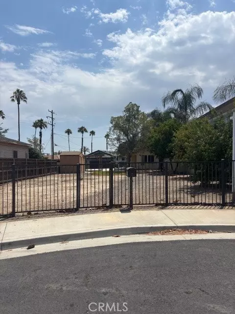 111 North Victoria Avenue, Corona, CA 92879
