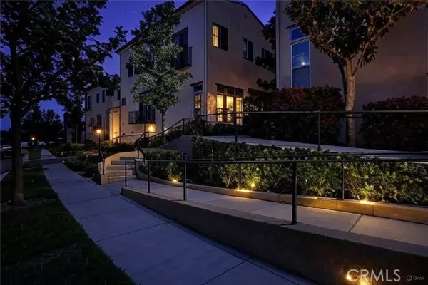 Corona, CA 92883,4445 Owens Street