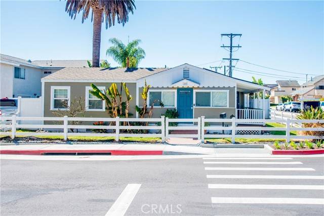 7822 Sycamore Drive, Huntington Beach, CA 92647