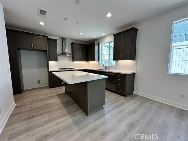 Santa Paula, CA 93060,1877 Coffeeberry Road