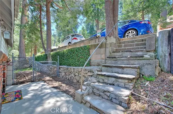 Crestline, CA 92325,23812 Wildwood Lane