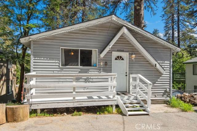 22868 Laurel Lane, Crestline, CA 92325